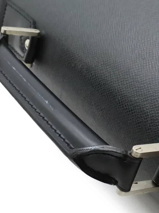 Louis Vuitton Taiga Portable Gibessiere Garment Carry Cover - Picture 7 of 9